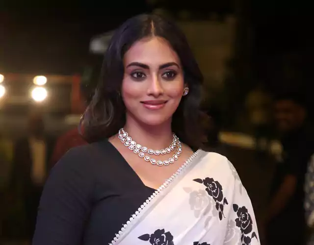 Kamakshi Bhaskarla Pics